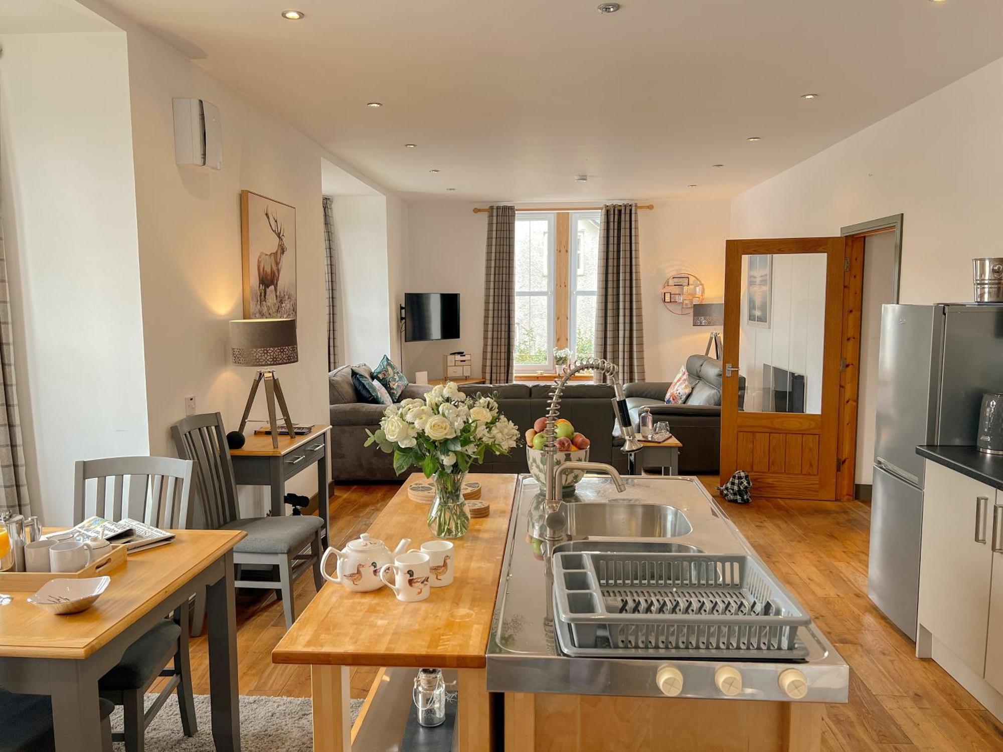 Loch Ness Gatehouse Apartments Форт-Огастус Екстер'єр фото